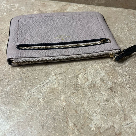 Kate Spade Pebbled Wristlet/Wallet Tinie Chester Street Almond/Black - Picture 6 of 8